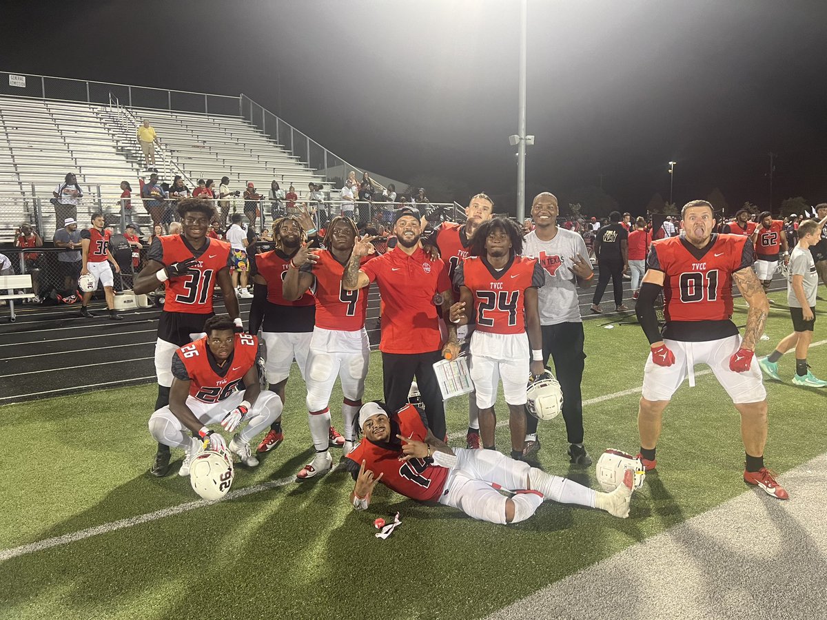 Couldn’t be more proud of the running backs and tight end room! 1st win is always a good one