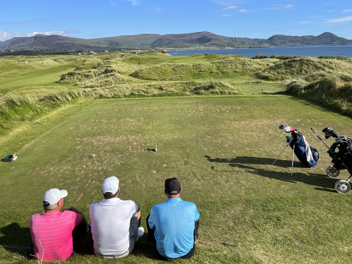 HavershamBaker's tweet photo. #FieldReportFriday from Mulcahy's Peak and the members of Summit Hills Country Club... @watervillelinks https://t.co/zmx8P7Z4kU