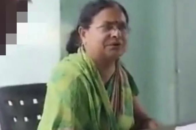 kapsology's tweet photo. Two News from 25 Aug 2023:

Uttar Pradesh: A teacher in Muzaffarnagar School encourages students to thrash Muslim classmates.

Tamil Nadu: Chief Minister’s Breakfast Scheme extends to 31,000 government schools, benefitting 17 lakh students.