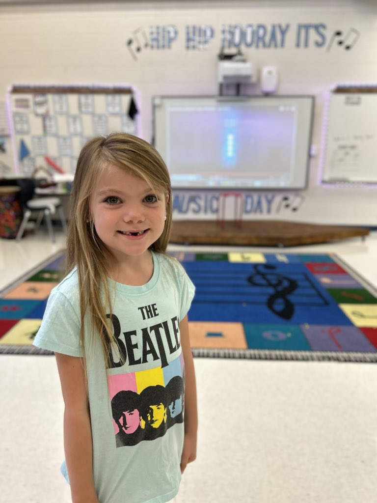 Music_MayBerry's tweet photo. Spotted- a student wearing a music shirt on music day! @DacusvilleElem https://t.co/gXXttTtBI5