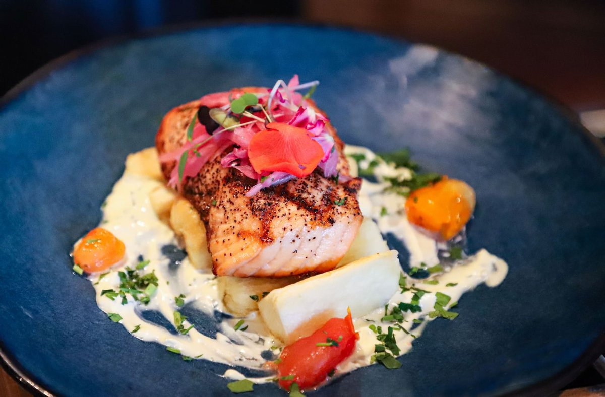 WildSeaLasOlas's tweet photo. From our raw bar to our regular menu and daily specials, each dish we serve is crafted with the freshest seasonal ingredients sourced from top local providers. #WildSea #LasOlas #RiversideHotel https://t.co/rGPOHweOsU