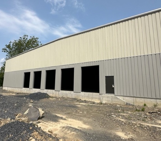 DrSolidSteel's tweet image. 🎉 Our latest metal building project is officially complete! 💪🚀 It&apos;s time to put this finished product to good use. 

#SolidSteelBuildings #MetalBuildingConstruction #FinishedProject #ConstructionGoals #ReadyToGo #BuildingSuccess
