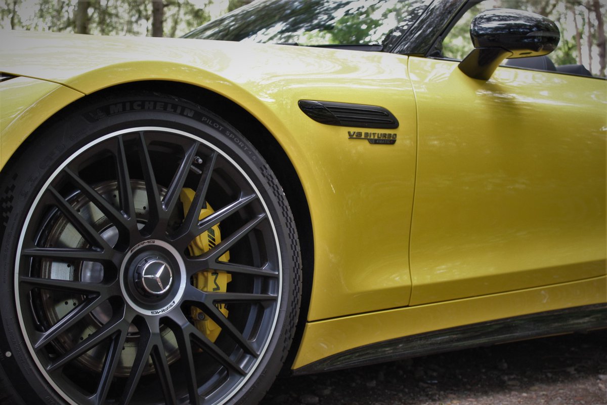 The long-awaited Mercedes-AMG SL 63 has arrived to brighten up your day. 

Who wants to see more? 

#mercedes #mercedesbenz #sl63