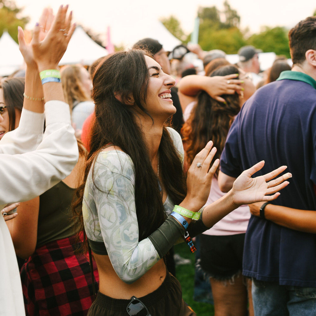 The symphony of laughter, music, and the great outdoors! Can we just hit replay on last weekend? 🔄 #AmblesideFestival