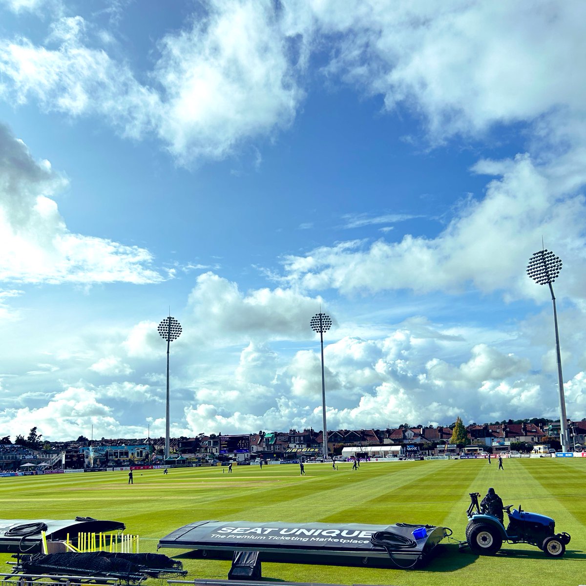 liloubones's tweet photo. GLOUCESTERSHIRE LA LA LA GLOUCESTERSHIRE LA LA LA 🏏 https://t.co/vGFCwwXEyh
