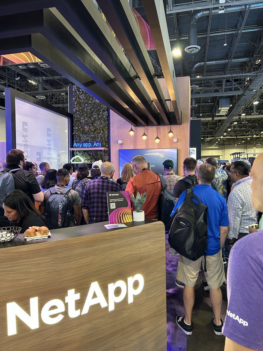 #VMwareExplore in Las Vegas has just wrapped up. The NetApp booth featured a mini-theater, demos, and our teams were on hand to host VIP activities. We have solutions that enable even the most storage-intensive VMware workloads to perform cost-effectively in AWS, Azure, and GCP.