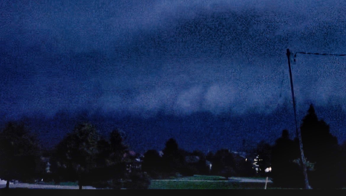 StormhunterTWN's tweet photo. When the monster comes looming out of the dark. Woodslee last night just as the shelf caught me. @weathernetwork #onstorm https://t.co/Y4LTqf45zf
