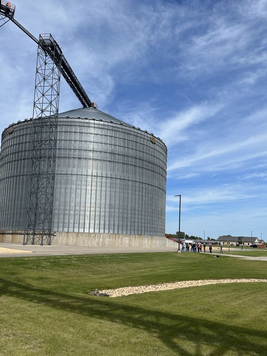 INCornFarmers's tweet image. Last week we sponsored the annual biofuels science &amp;amp; sustainability tour. This farm-to-pump tour brings congressional &amp;amp; administration staff together to see the importance of biofuels. Learn more about biofuels at: bit.ly/3OL25OK #CornCheckoff