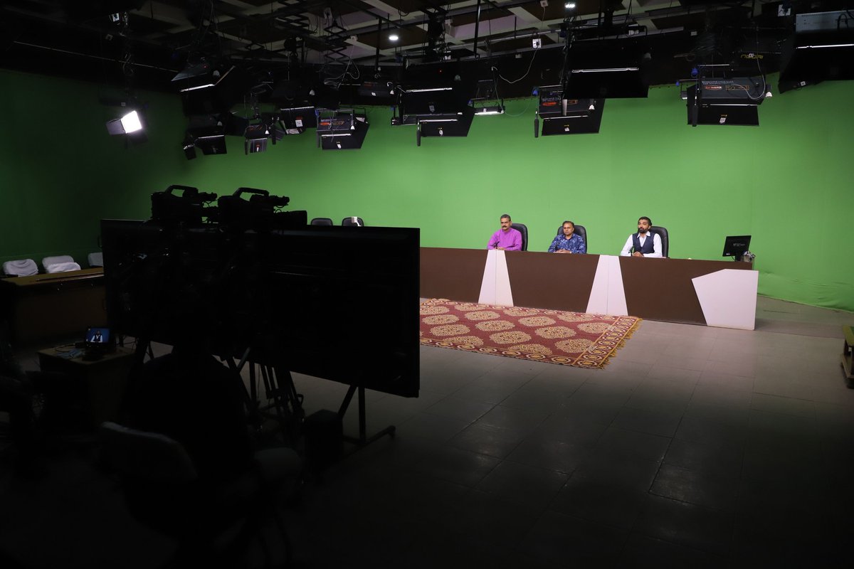 crugandhinagar's tweet image. A five-day #chesscoaching camp organized under the joint initiative of @cugandhinagar &amp;amp; Gujarat State Chess Association completed today. In this virtual camp, children not only from Gujarat but also from abroad got to learn knowledge of chess through online medium.

@harshad5350