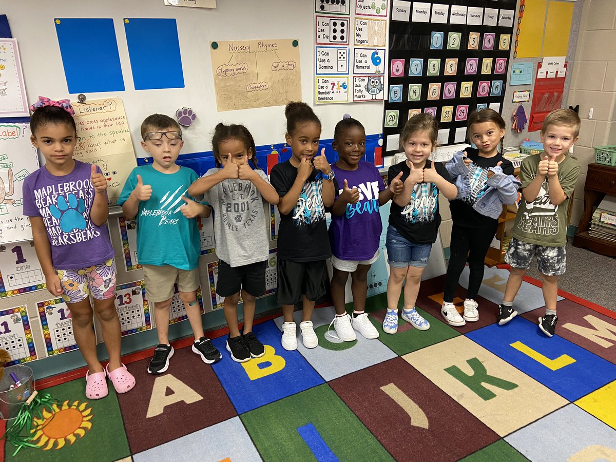 StaceyClancyMBE's tweet photo. We have MBE Spirit on this fabulous Friday!!! @HumbleISD_MBE #mbeisfamily #nextkidup https://t.co/pO4CbtyuLj