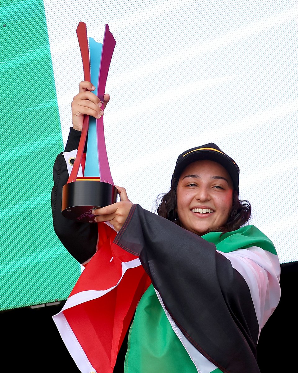 From a broken wrist to her maiden win in F1 Academy in just 75 days.

Running away with it at the end, Hamda took her first of 3 wins in F1 Academy in Valencia.

#F1Academy