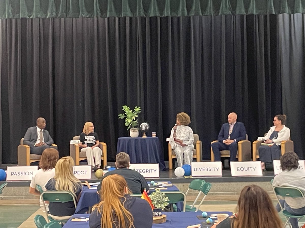 EPS_Technology (@technology_eps) on Twitter photo Learning from our amazing DEI Department and their panel of leaders about equity and inclusion. Technology is about equity of access and together WE can! <a href="/DrIanBSaltzman/">Dr. Ian B. Saltzman</a> <a href="/EPS_DeputySupt/">Dr. Peter Scott</a> <a href="/DrShelleyBoten/">Shelley Boten, EdD</a> <a href="/EverettSchools/">Everett Public Schools.WA</a> Learning from our amazing DEI Department and their panel of leaders about equity and inclusion. Technology is about equity of access and together WE can! <a href="/DrIanBSaltzman/">Dr. Ian B. Saltzman</a> <a href="/EPS_DeputySupt/">Dr. Peter Scott</a> <a href="/DrShelleyBoten/">Shelley Boten, EdD</a> <a href="/EverettSchools/">Everett Public Schools.WA</a>