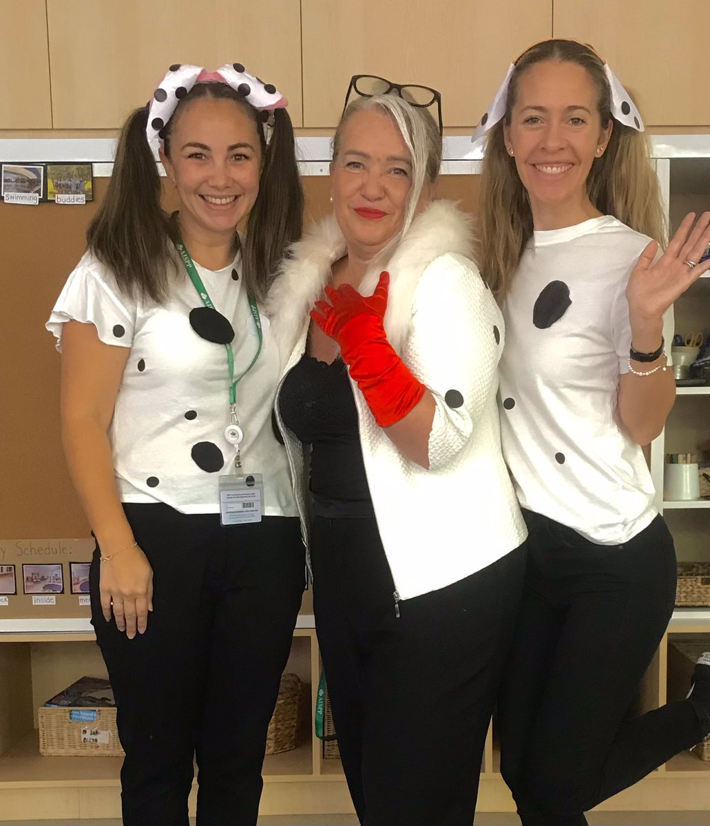 I work in a setting full of joy and an amazing team spirit. I have been here 4 weeks and I am beyond grateful #eyteachers #learningisfun #bookweek