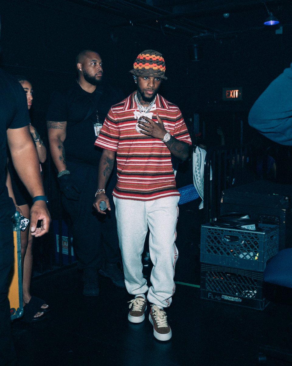 toosii2x's tweet image. i’m one of the best dressed in this shit no stylist 👀