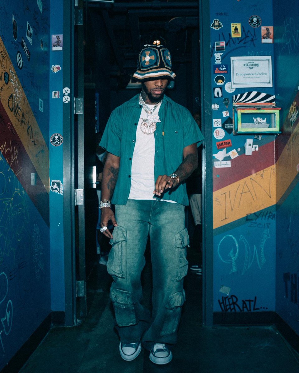 toosii2x's tweet image. i’m one of the best dressed in this shit no stylist 👀