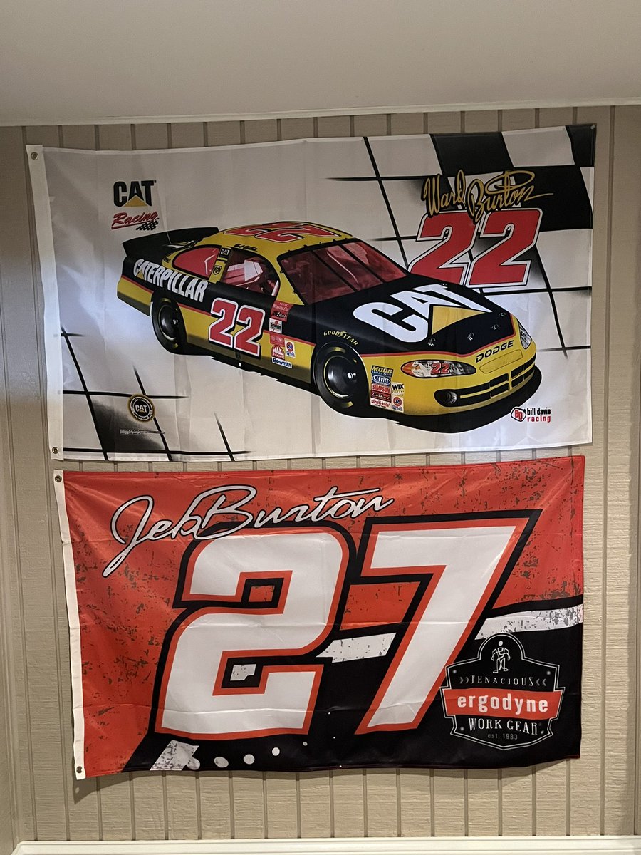 chris_siebold22's tweet photo. Thank you @Ergodyne for the new flag! I think I got the perfect sport for it. @WardBurtonWBWF @JebBurtonRacing https://t.co/60aeV0y9MU