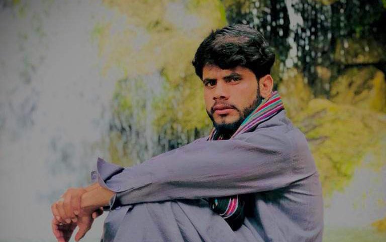ShanzBal0ch's tweet photo. Every individual has the right to freedom and safety. We have to stand strong against forced abductions of Baloch Youth and ensure justice for the victims.

#ReleaseAhmedKhan
#SaveBalochStudents 
#EndEnforcedDisappearances https://t.co/tApP1Gy6M8