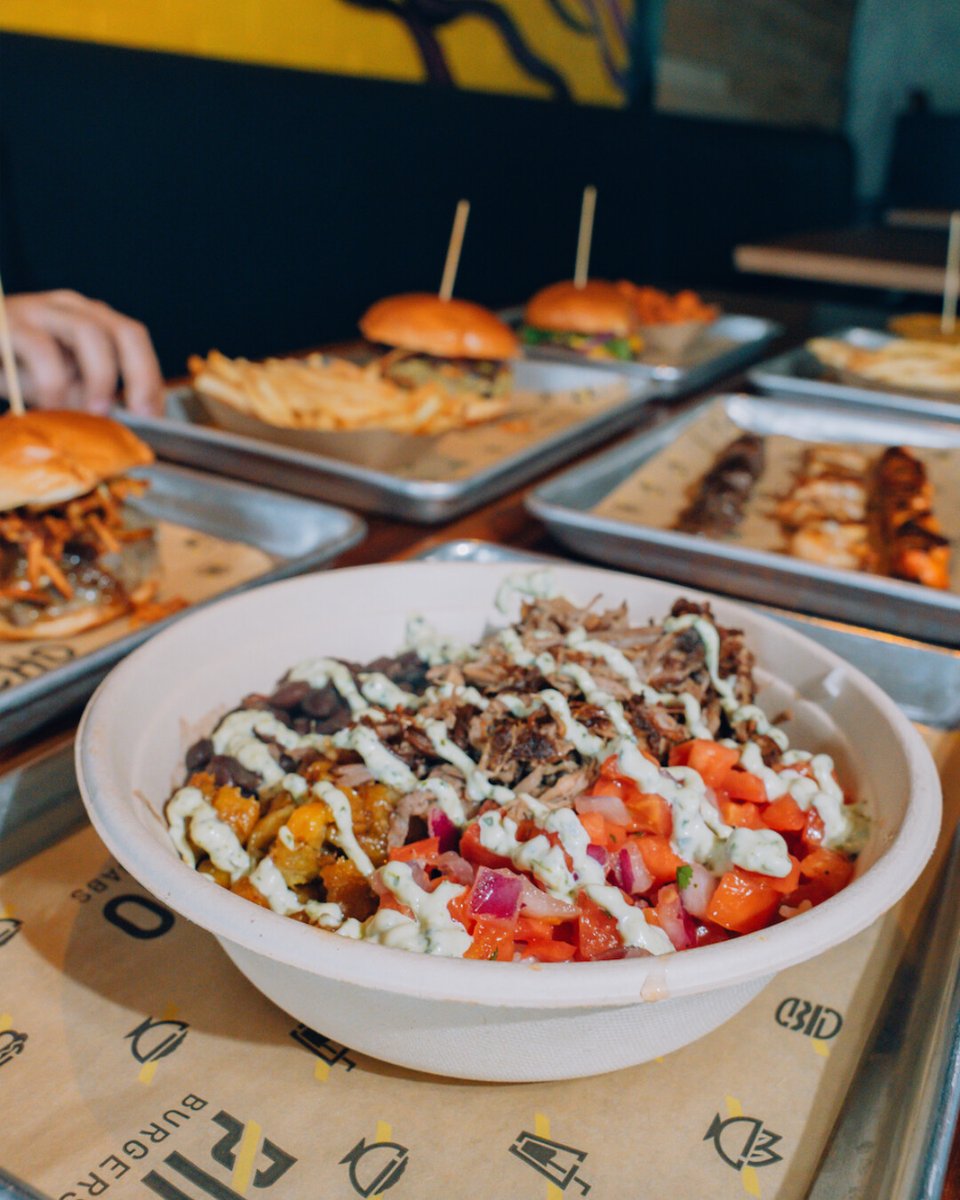 OfficialPincho's tweet image. Order up! 🛎️ #pincho #foodisserved