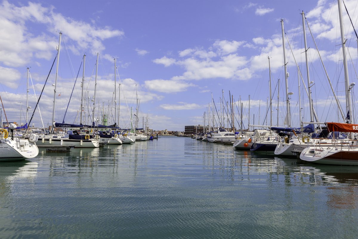 Haslar Marina offers easy access to the Solent and is a short walk away across Haslar Bridge.

Royal Haslar is perfectly located whether you just love being near water, in it or on it!

#halsrmarina #livingbythewater #boatlife #RoyalHaslar #Haslar #UrbanVillage