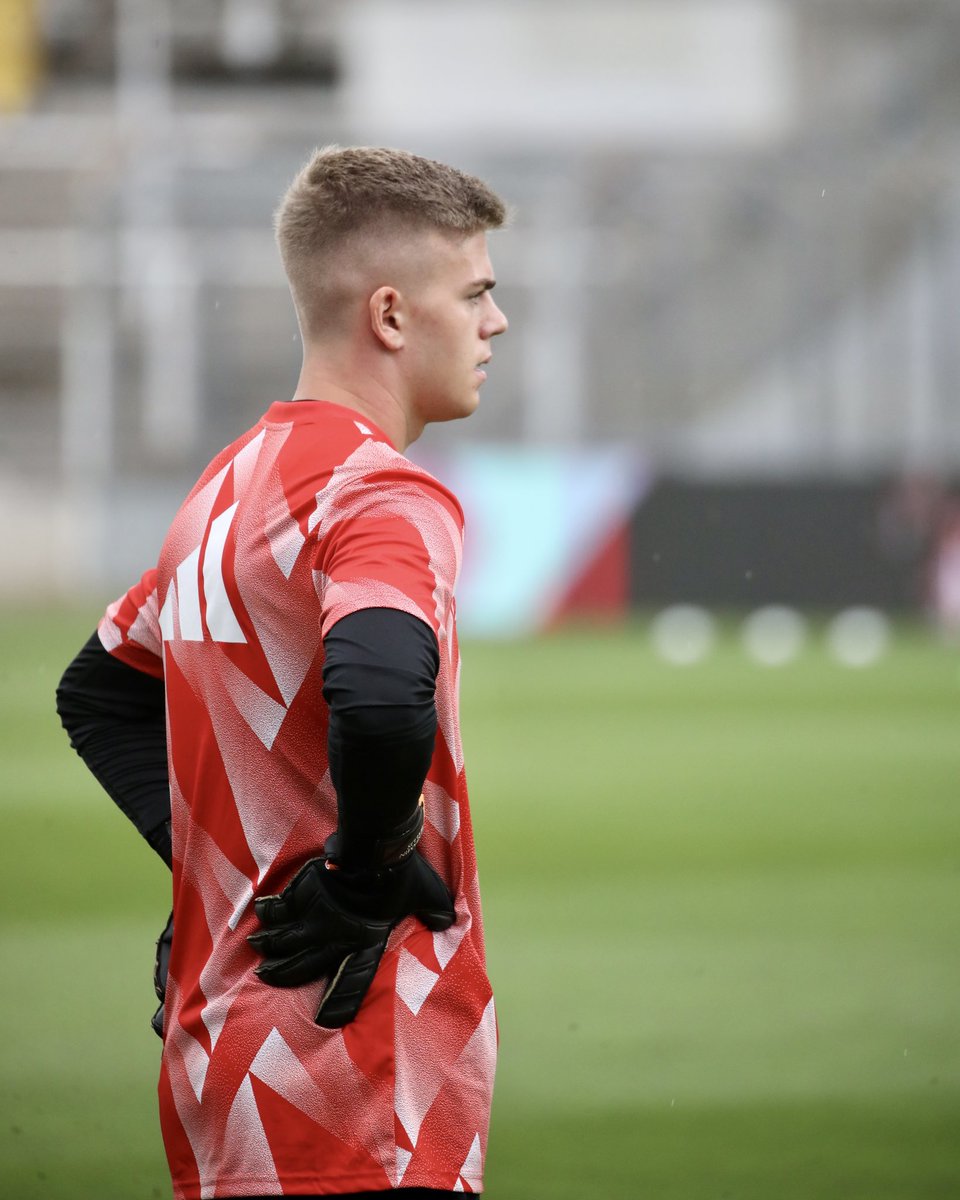 fcbayerncampus's tweet photo. Die Torhüter der #FCBAmateure! 🧤

Ritzy #Hülsmann und Benjamin #Ballis 🙌

#FCBayern #MiaSanMia https://t.co/H35KZNlhHM