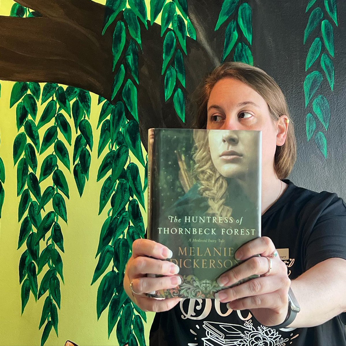 Happy Friday friends! Alexa is living out her forest fantasy dreams for this week’s #BookFaceFriday.