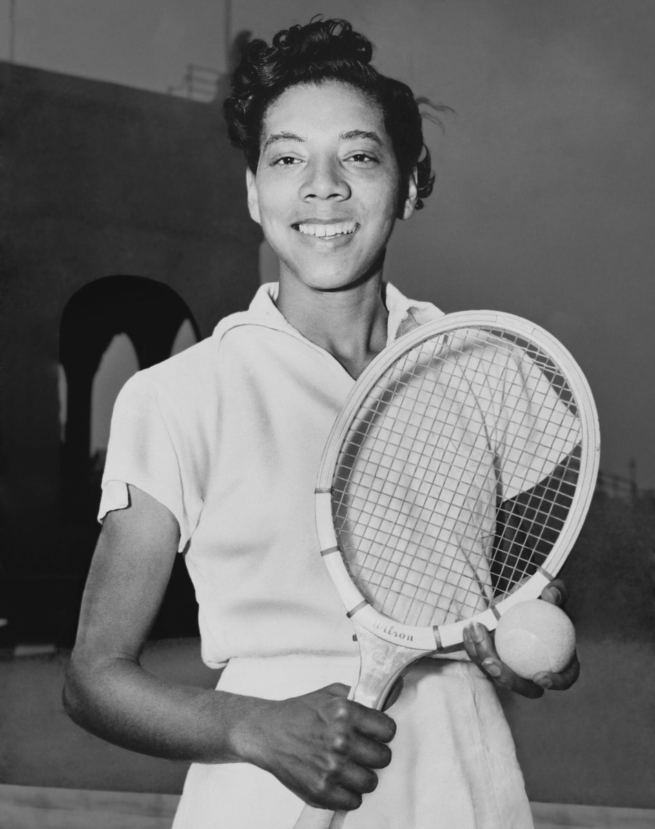 Today Althea Gibson would have turned 96. When I was 13, she showed me what World No. 1 looked like, & doing the same became my goal. She broke the color barrier in tennis as the 1st Black person to win a major. Let's continue to honor her memory always. 📷: Alamy