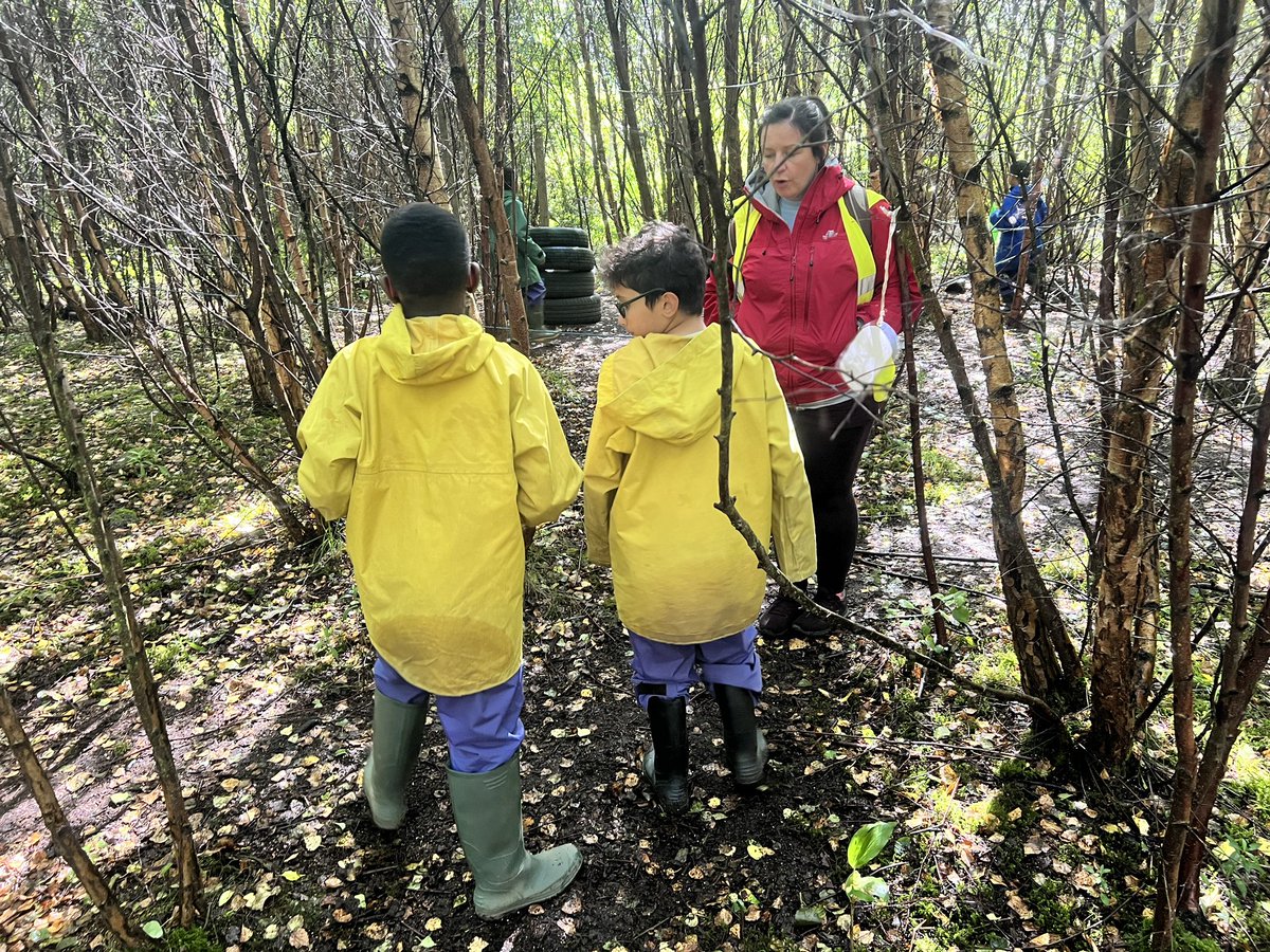 Very busy <a href="/PinkstonAWWC/">Pinkston Watersports</a> today with a slalom competition happening. But <a href="/StAnnesPrimary/">St Anne's RC Primary School Glasgow</a> barely noticed enjoying the first day of their #JohnMuirAward <a href="/BlairvadachOEC/">Blairvadach Outdoor Education Centre - Glasgow</a>