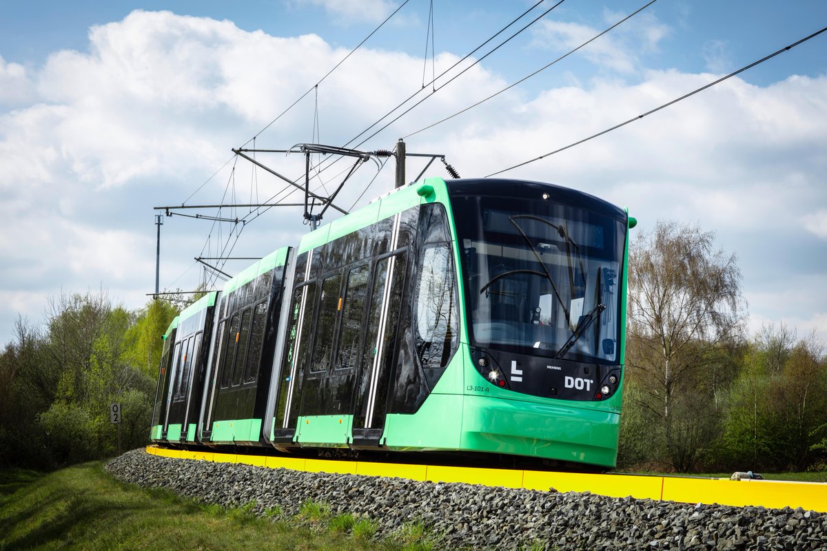 SiemensMobility's tweet photo. Velkommen til København 🇩🇰. Our first #Avenio train for our #turnkey project in Denmark’s capital is here! A total of 29 trains will operate on 28km new line, linking Lyngby and Ishøj of The Copenhagen Metropolitan Area 🚊 

More 👉 https://t.co/0xqzJdIx7x #TransformTheEveryday https://t.co/K9YBR1MevT