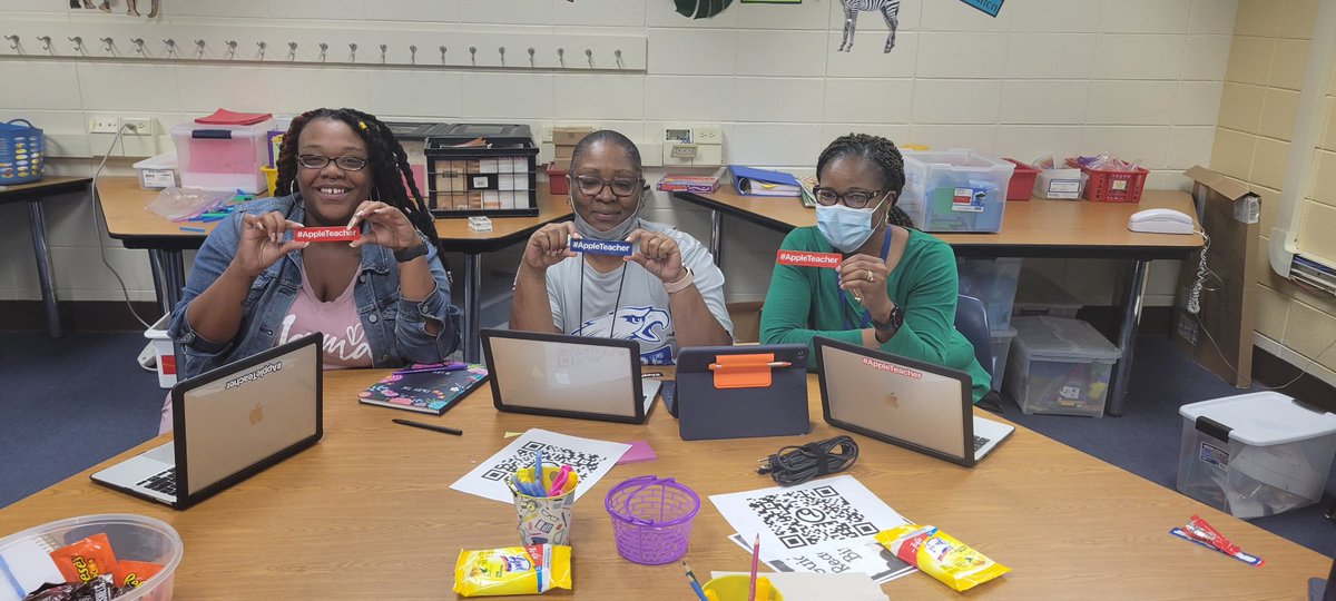 SpiffyTechGuy's tweet photo. "🍎🏆 Shoutout to the amazing 3rd-grade team at Turner Elementary who have earned their #AppleTeacher recognition! Your dedication to innovative teaching is inspiring. 📚👩🏾‍🏫Keep up the fantastic work! 🌟 @DoCoSchools @SmithCheryl12 @TheDocoSupe @PrincipalDynami #EducatorExcellence https://t.co/nAkzOQNeGC