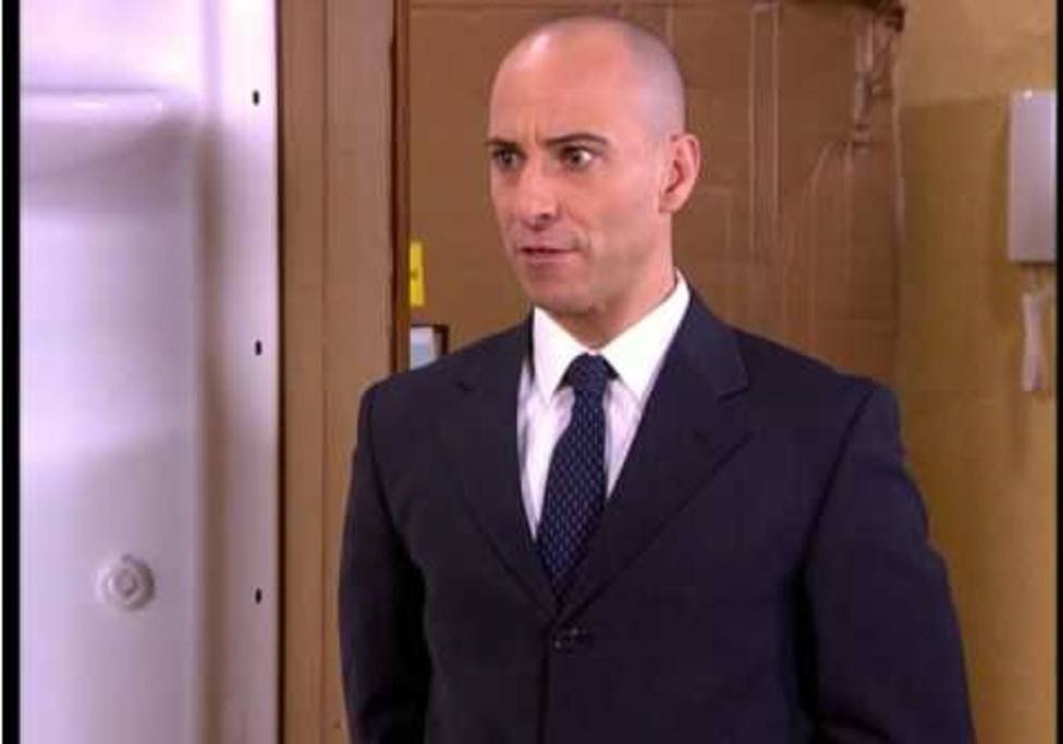 Luis Rubiales: «¡No voy a dimitir, no voy a dimitir!»

El presidente defiende ante los asambleístas que el beso fue consentido con la jugadora.