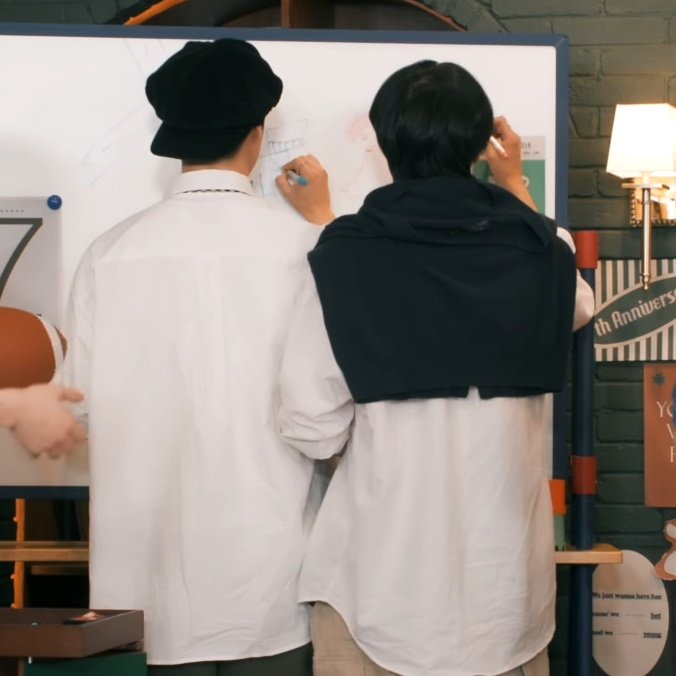 꼭붙어서 그림그리는거 사랑스러워 마크해찬