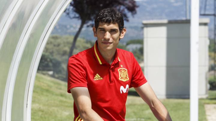 MundoDespectivo's tweet photo. Jesús Vallejo deja la Selección. 

💬 "Vestir la camiseta de la Selección Española es de lo más grande que me ha pasado en mi carrera. He tomado la decisión de no volver a la Selección hasta que las cosas cambien y este tipo de actos no queden impunes". https://t.co/WUQxf0Lt6w