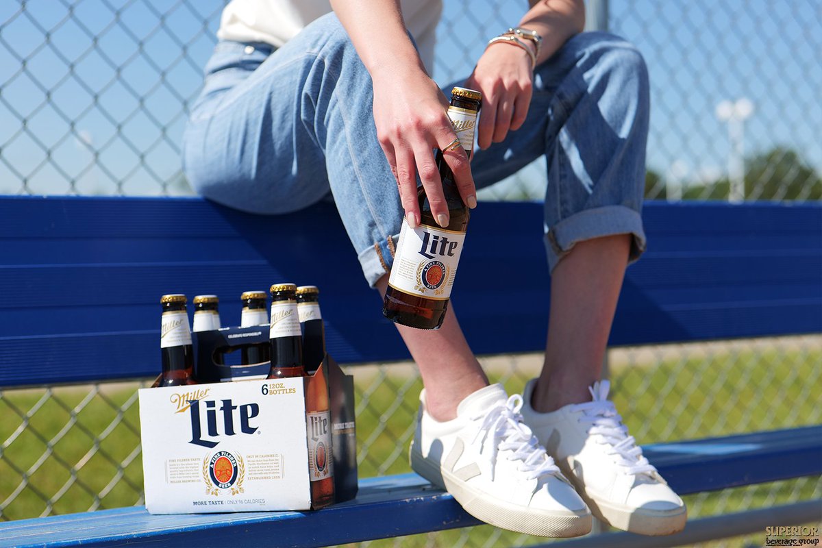 superior_bevgrp's tweet image. Kick back and relax with a Miller Lite in hand ⚾

#millerlite #baseballseason #molsoncoors #superiorbeveragegroup #sbg 

Drink responsibly, must be 21 years or older.