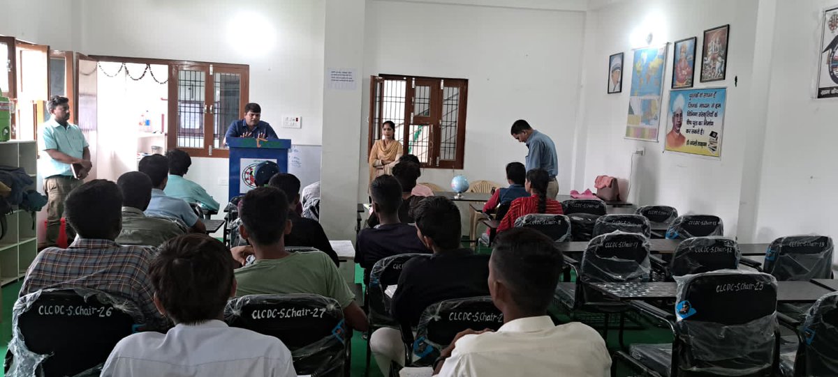 brlps_bettiah's tweet image. Project Manager, M & E  engaged with CLCDC students of Chanpatia.   State team provided invaluable suggestions  addressed their queries, fostering an enriching interaction. 
#Communitylibrary
#CLCDC