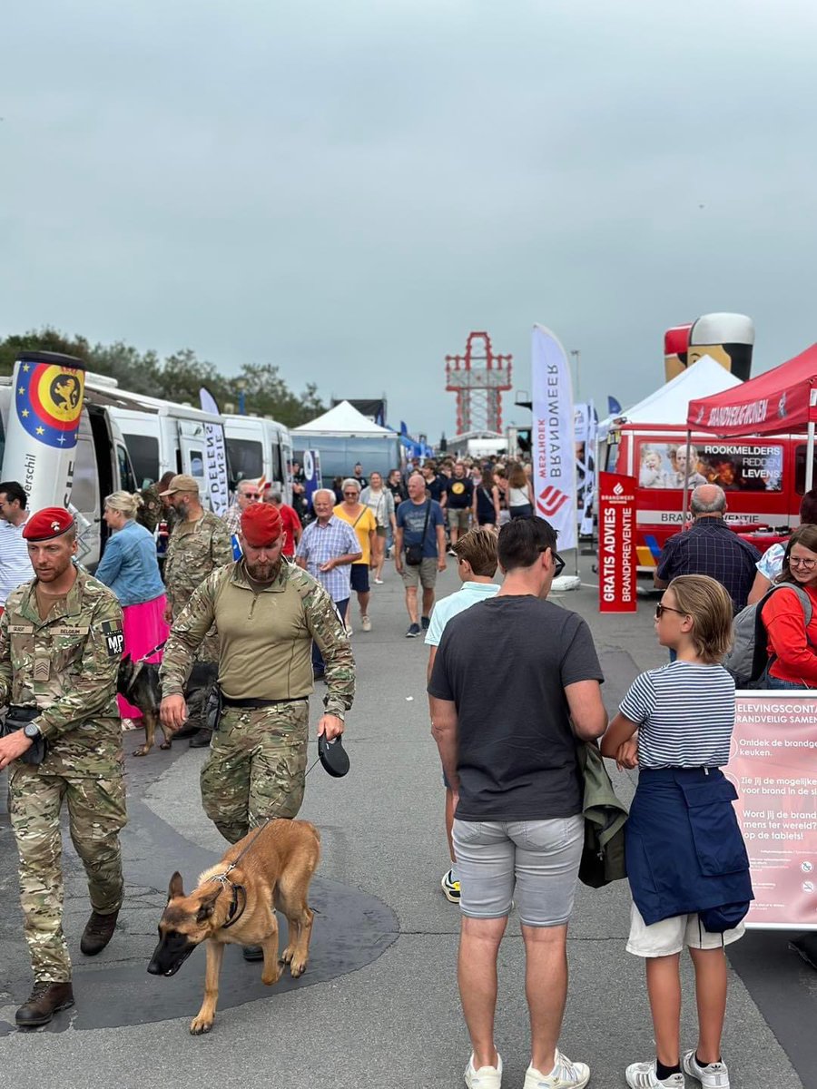 pzvlas's tweet photo. ☀️Er valt heel nog wat te beleven vandaag op de K9-Day Belgium in Koksijde. Nog tot 16u geniet je er van spectaculaire hondendemo’s! 🐕 👮🏻Heb je zelf interesse in een job bij politie? Breng dan zeker een bezoekje aan onze stand in het veiligheidsdorp❗️
#antw4wvl #wvl4 https://t.co/BZj63rRmWa