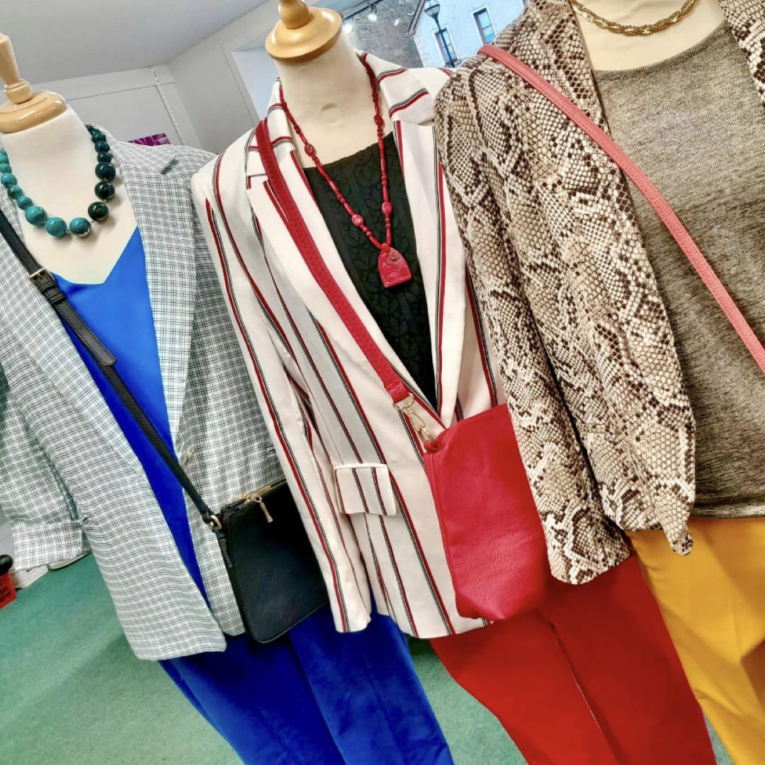 EastgateNess's tweet image. Join us in celebrating #SecondHandWardrobeDay by wearing your favourite vintage clothing finds today. 

Don't have an outfit? Our @HighlandHospice shop in Falcon Square can help! 👚 

#vintageclothing #fabfinds #shopeastgate #inverness