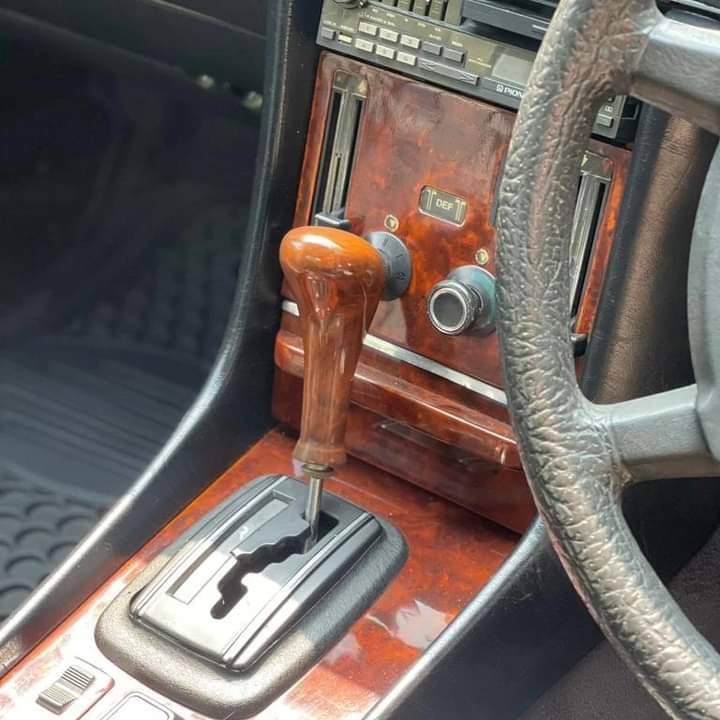 Suka Mobil Tua tweet media