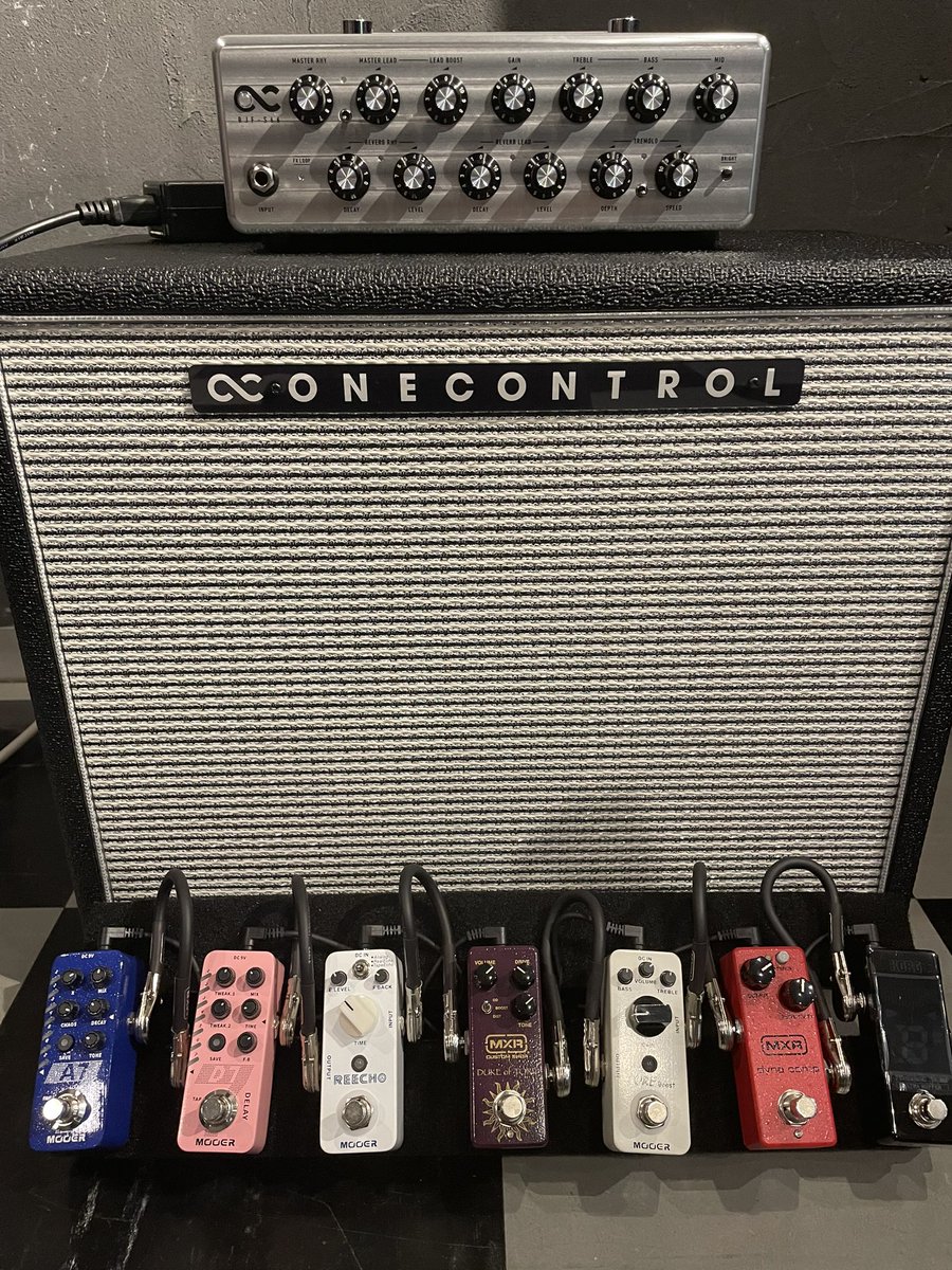 HKRPK_SoH's tweet image. 【MNG】One Control BJF-S66
ブラックフェイス期のFender Super Reverbライクなサウンドでとても良きです。

あとミニペダル買いまくってコンパクト且つ大体なんでも出来るミニボード作りました。

ANALOG MANコラボのMXR Duke of Toneとてもよいです。

#OneControl
@tomokazkawamura