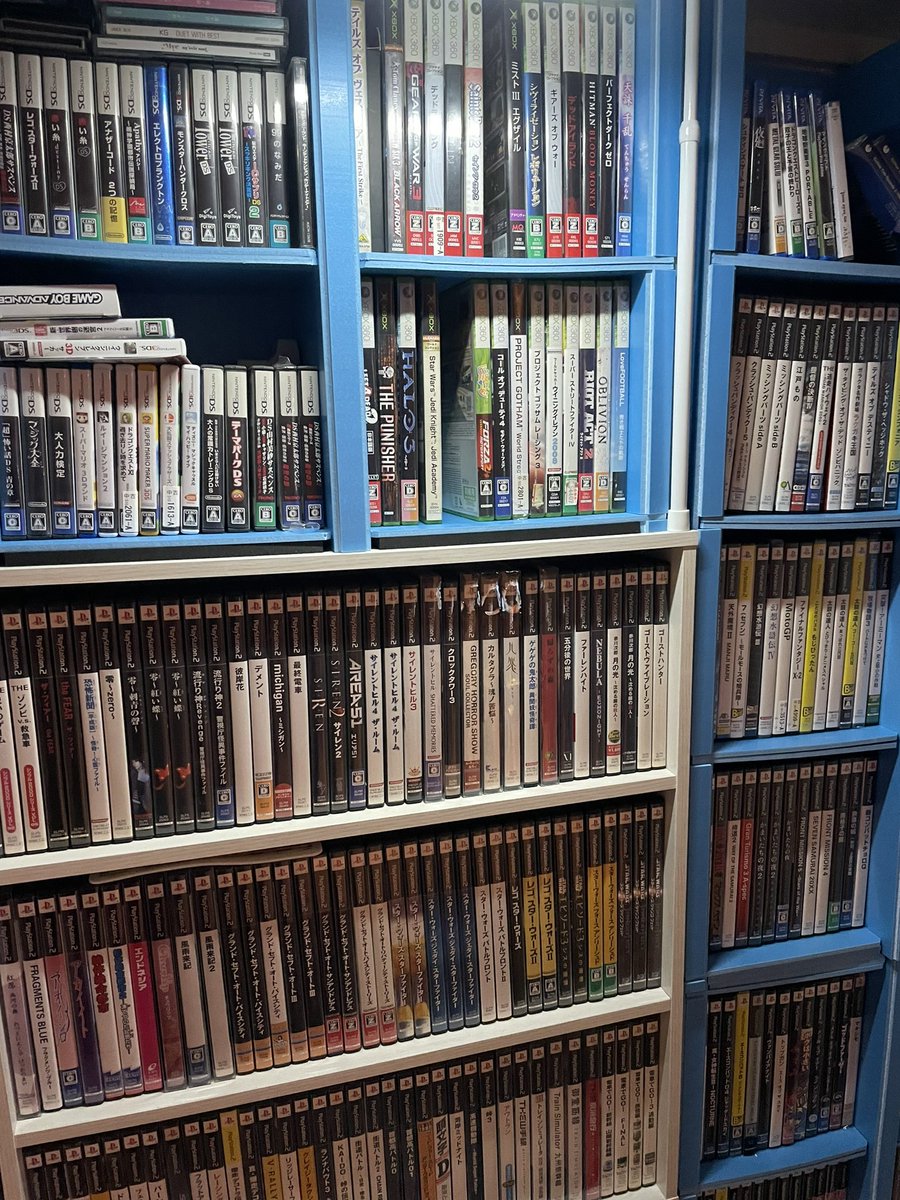 ZmYNfCuEnJUxgEP's tweet photo. ゲーム棚を見ていましたが、未プレイな物が多く、未開封もたくさんです😓
昔はゲーム買うと夢中で説明書読んだり、徹夜でゲームしていたのに、今は積みゲーばかりです、、、😭
1週間くらいゲームに費やせる時間が欲しくなりますね😌

#ps2 #ps3 #ps4 #ps5 #Switch #xbox #3DS https://t.co/24O0wvVf6f
