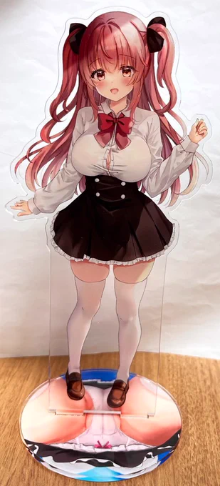 むっちりタイツちゃん、むっちりニーソちゃんアクスタのサンプル写真を印刷所から頂きましたっ!!めちゃくちゃ良い仕上がりです!コミティアにて頒布するのでよろしくお願いしますいつものおパンツ台座です! 