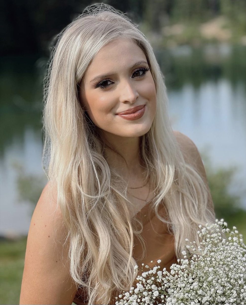 annielauren_'s tweet photo. Anne Lauren Fletcher (Annie) age 29, passed into the loving arms of her Savior this morning August 24th after a brief and unexpected battle with cancer at Vanderbilt University Medical. Her spirit is brighter than can ever be put into words💔🙏 I love you my angel- mom https://t.co/D88q6wtqEB
