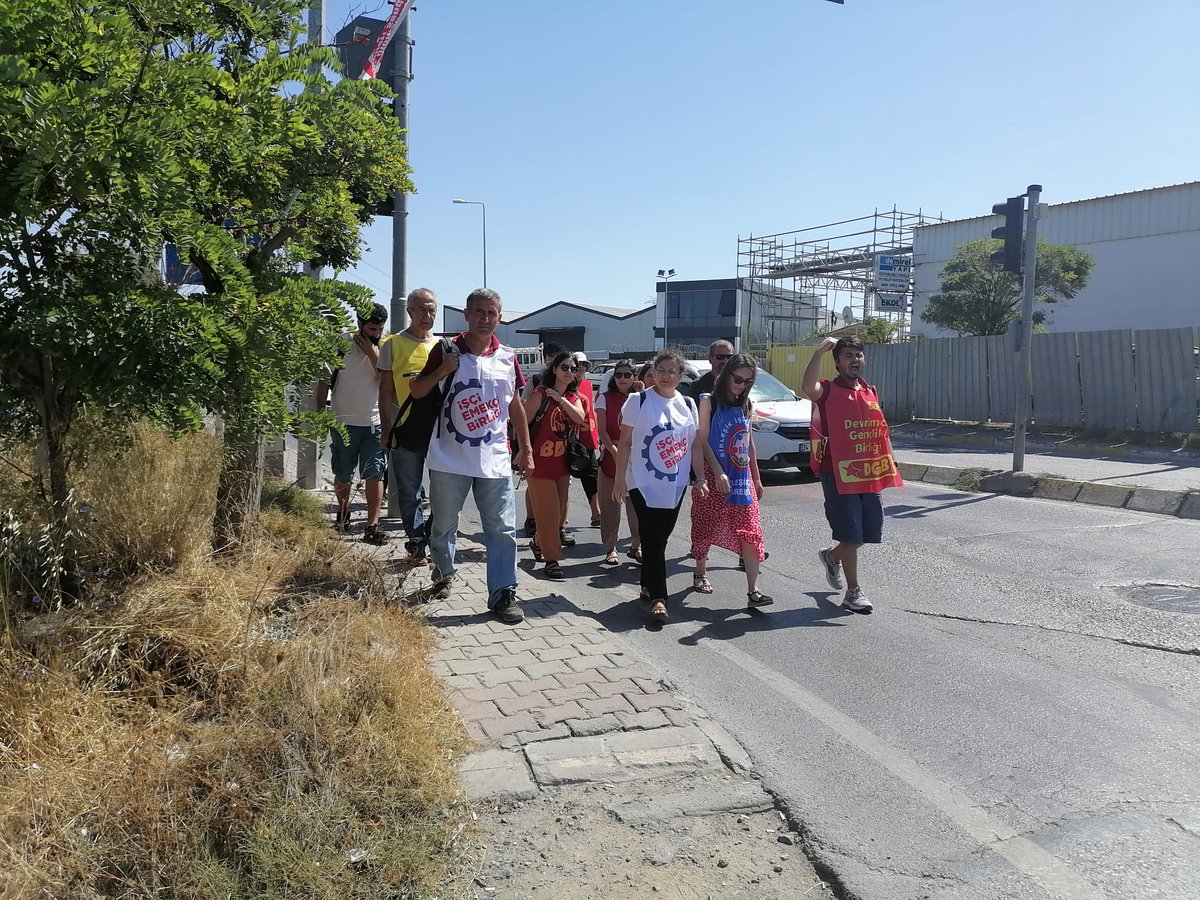 arsivdgb's tweet photo. PLASMEK İŞÇİSİ YALNIZ DEĞİLDİR!

Bugün @isciemekci_ ile birlikte direnişte olan Plasmek işçilerine ziyaret gerçekleştirdik. 

Sendikalı olmak suç değildir!
Direnen işçiler yol gösteriyor!

@tomissendikasi https://t.co/DrKcLXTLUp