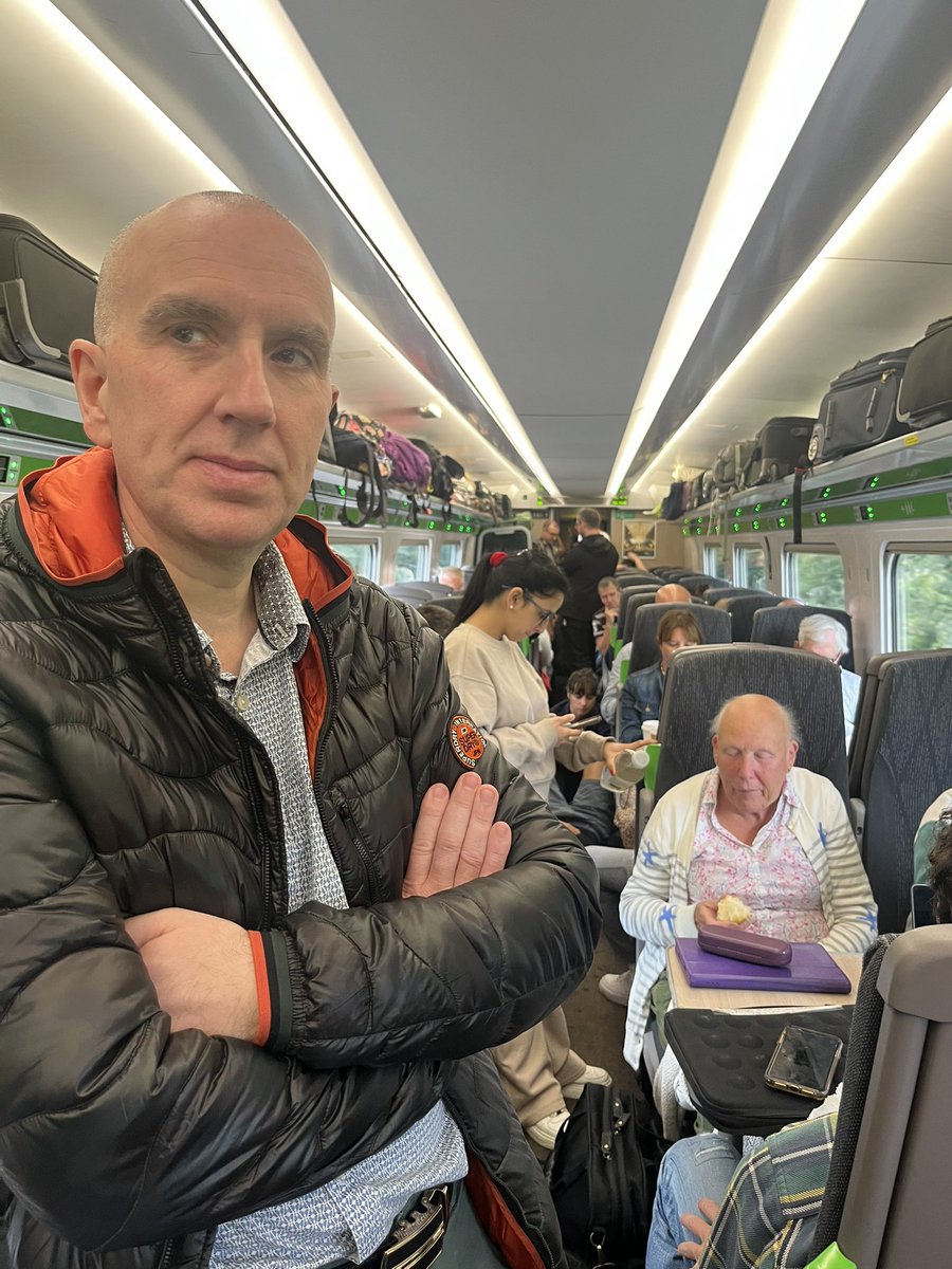 debleahy's tweet photo. @GWRHelp 
12,15 Exeter to Paddington. Paid for reserved seats . About 4 carriages instead of 9. Overcrowded, hot and stood up all way to London- ridiculous ,can’t kids sit on parents lap to free up seats !!! 🤬🤬🤬 https://t.co/cat3tcjfTr