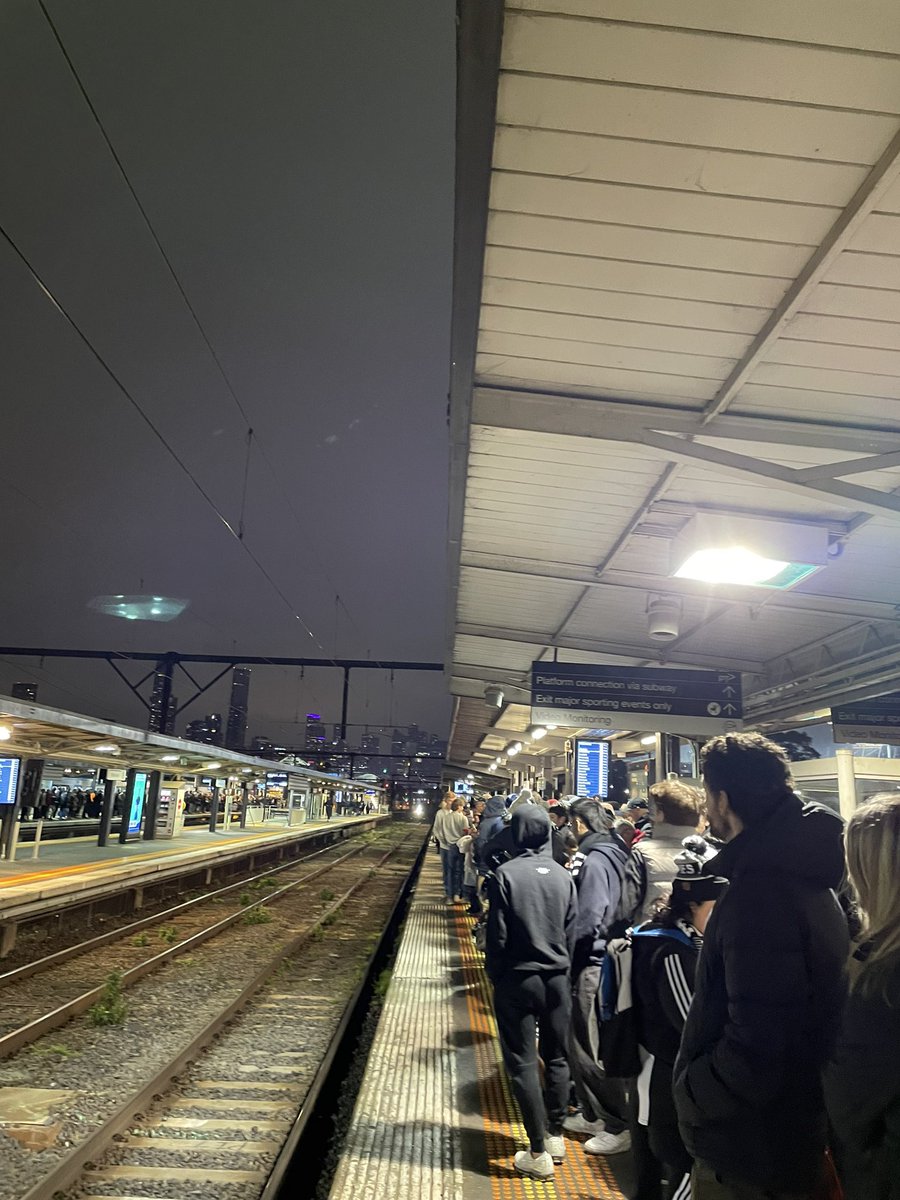 DonJackson42's tweet photo. @metrotrains @JohnCainArena Awesome service. https://t.co/aGlWRHubJU
