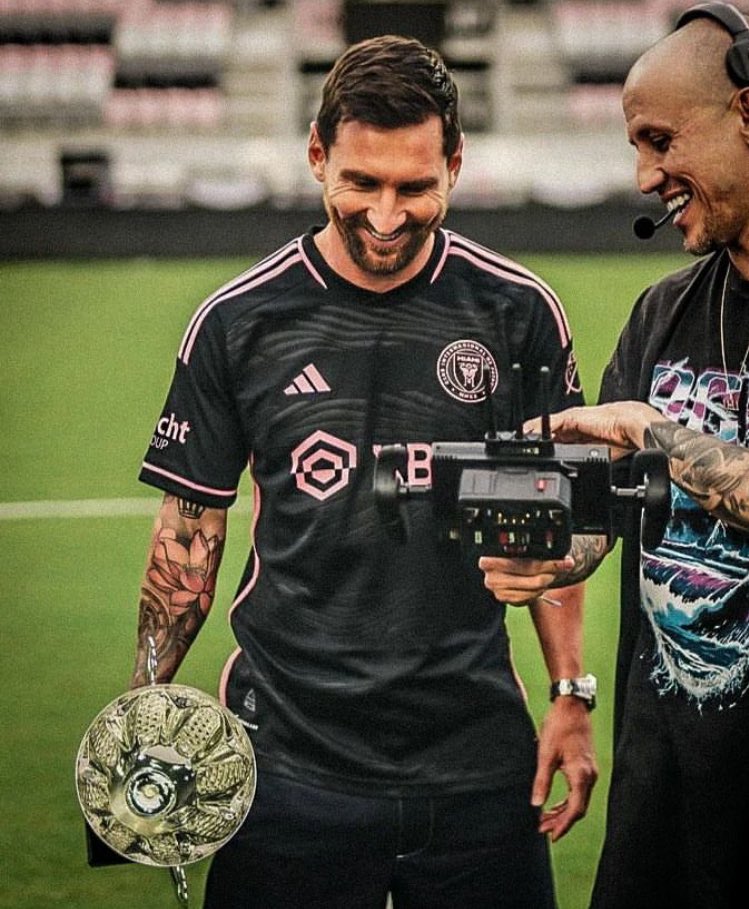 Do you want to see Messi wear the black jersey??

#InterMiamiCF