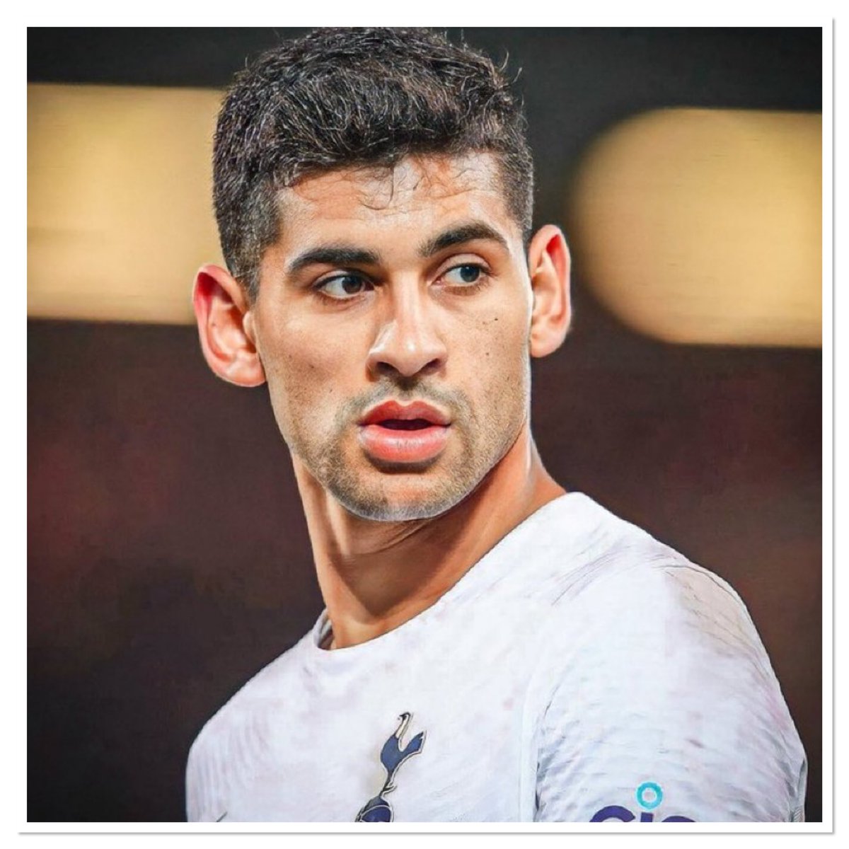 LastWordOnSpurs's tweet photo. 🚨Cristian Romero:

🗣️"I'm someone who thinks nothing is impossible, so if we keep up this level let's see [what we can achieve]. All I ask from people is to trust us. All the players are going to give everything, along with the staff, to take Tottenham as high as possible and try to win trophies. Things take time, but if we're together, I believe we can achieve great things."

🗣️"From day one, [Ange] asked us to be a family. It's not just 25 players. I'm talking about the staff, the club, everyone from the president to the youngest player, we all have to go together in the same direction. It really is the only way we can achieve great things. The boss works perfectly for Spurs. He’s putting together a really good group and created a good atmosphere.” 

🗣️"I have been surprised by Destiny, but not only him, Micky, Solomon, Bissouma, Vicario - they've all brought new energy and we needed that."

🗣️“Gio is a fantastic player, he can bring so much to Tottenham. I hope he can stay and he has chances. I know he wants to stay. He's willing, he wants to compete and have a great year in the Premier League”

🗣️"It was a beautiful surprise [on being named vice-captain, I wasn't expecting it. I'm always grateful to have the trust of the club and the coach and I'm always trying to transmit my energy to my team-mates. It's a new role, I'm learning, but I have great examples [of leadership] from my [former] clubs and Argentina. You would have to ask the coach [what he has seen in me], but I always give 100 per cent. I have years left on my contract here and I'm very happy here."

👨🏻‍💻[@Dan_KP via @StandardSport]

#THFC | #COYS | #TOTTENHAM