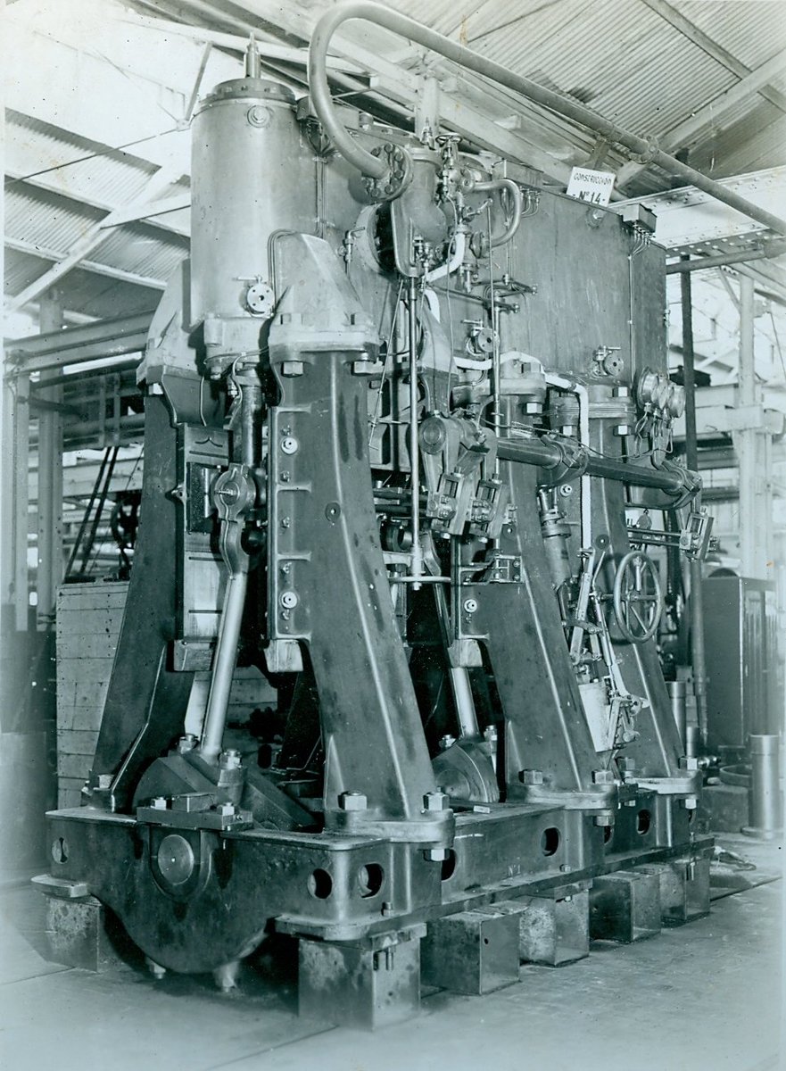 histarmar's tweet photo. Archivo fotografico del Museo Naval de la Nacion
Maquina alternativa de vapor de triple expansion, de 600 CV, construida en los Talleres Generales de la Base Naval de Río Santiago decada de 1940
#histarmar https://t.co/a5vOfFS64y