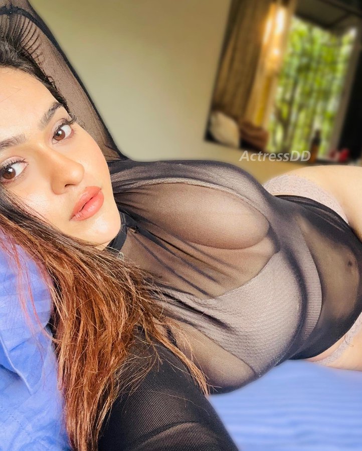 F4YKILaaEAAQm_J?format=jpg&name=900x900