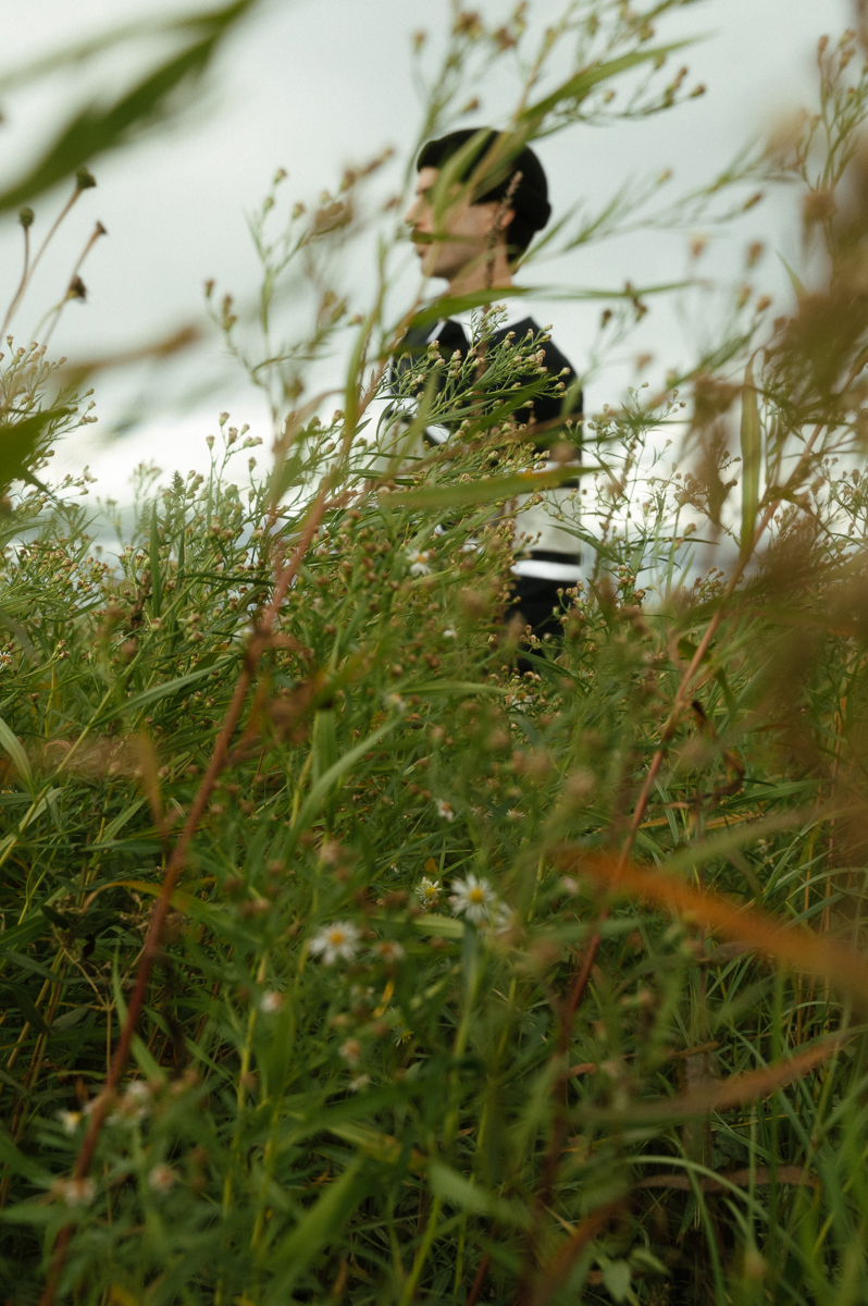 Mon premier album et mon premier livre "Sous la fourrure" sont maintenant disponibles! J'espère qu'ils vous plairont. Je suis très fier de pouvoir vous les présenter 🌸🌸🌸🌸🌸
linktr.ee/squerlnoir