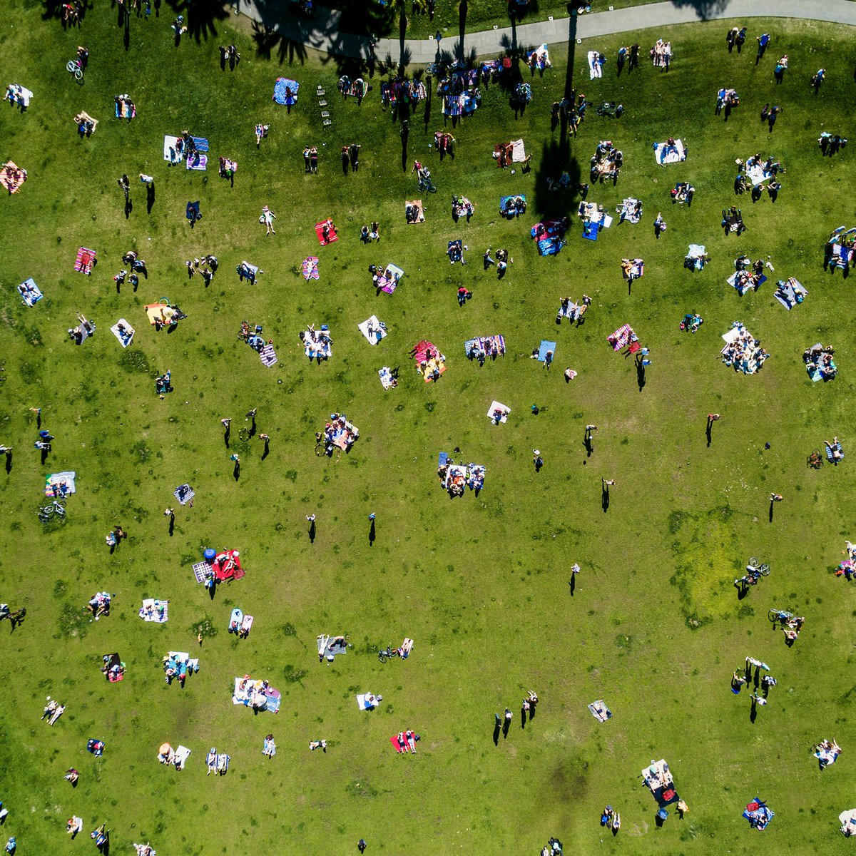 Ready for another challenge? Our Virgin Money debit card mascot is soaking up the sun in the park.

Use your eagle eyes to track him down and tell us in the comments how many mascots you can spot 👇👀